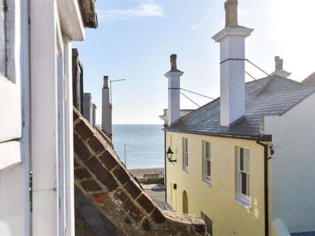 Cottage for sale in Middle Deal, Ash