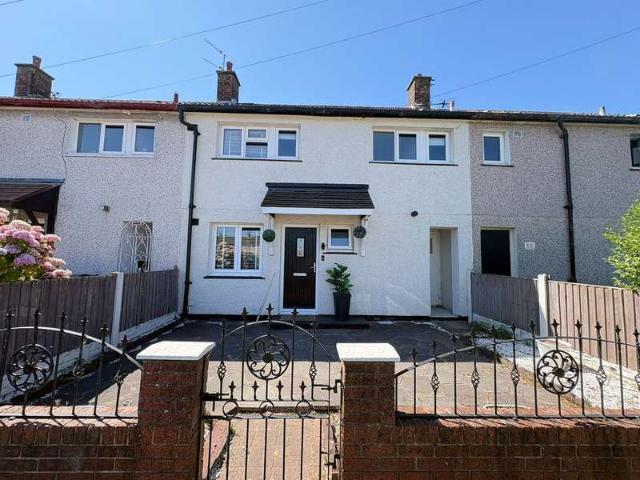 Cottage for sale in London Borough of Ealing, Park Royal