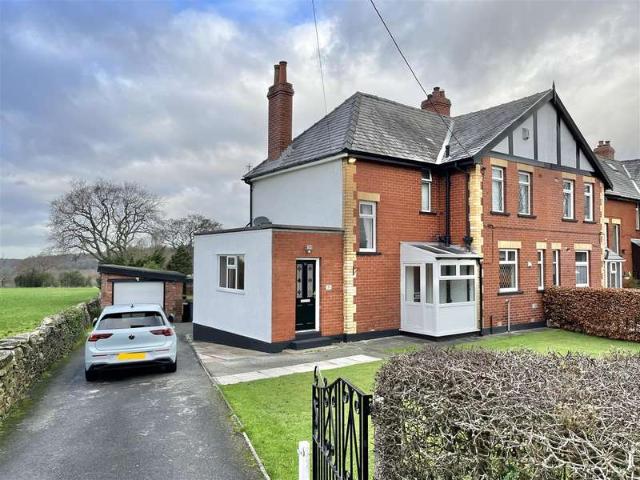 Cottage for sale in Charlesworth