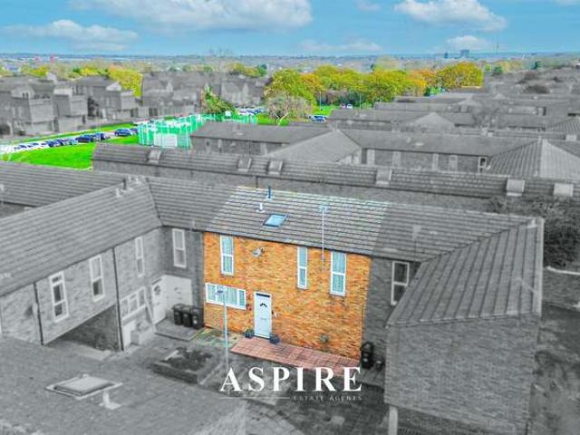Cottage for sale in Laindon, Essex