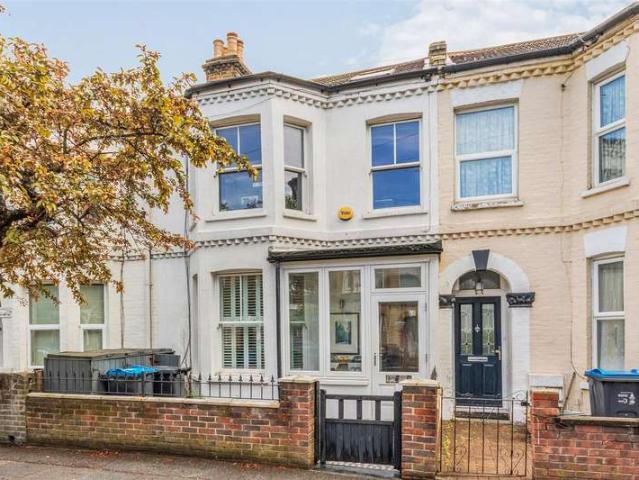 Cottage for sale in London Borough of Merton, South Wimbledon