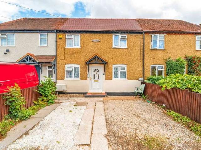 Cottage for sale in Shreding Green, Iver Heath