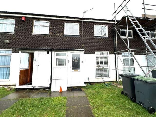 Cottage for sale in Spring Park, Luton