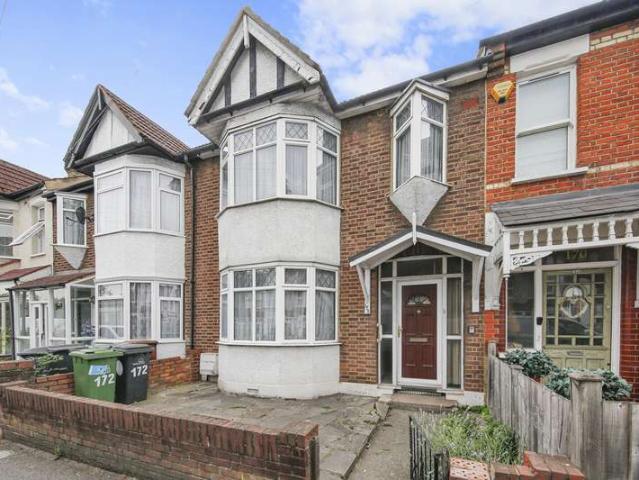 Cottage for sale in Highams Park, Greater London