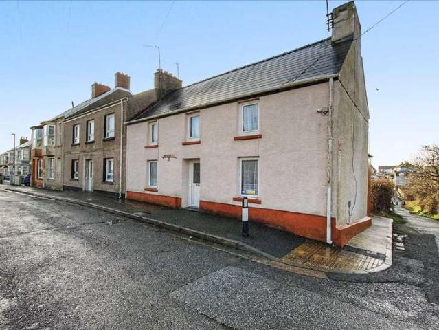 Cottage for sale in Pembroke Dock, Wales