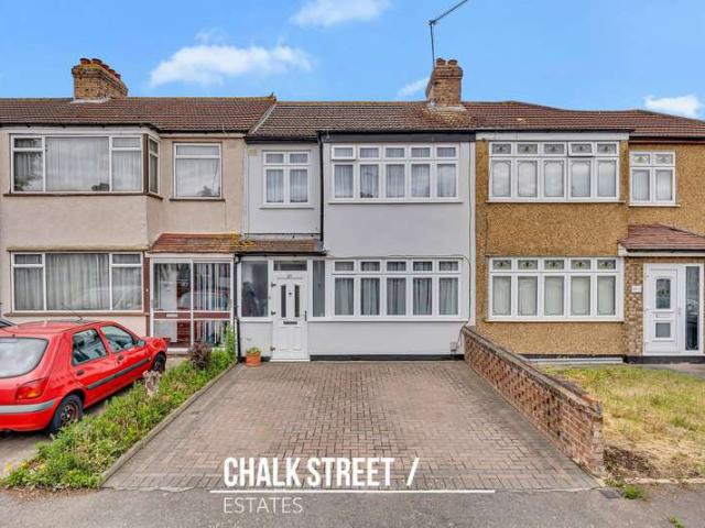 Cottage for sale in London Borough of Havering, Greater London