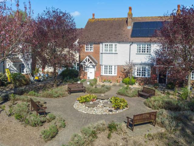 Cottage for sale in The Bridge, Kent
