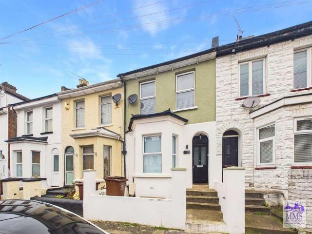 Cottage for sale in Strood