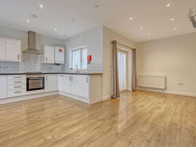 Cottage for sale in Forest Gate, Greater London