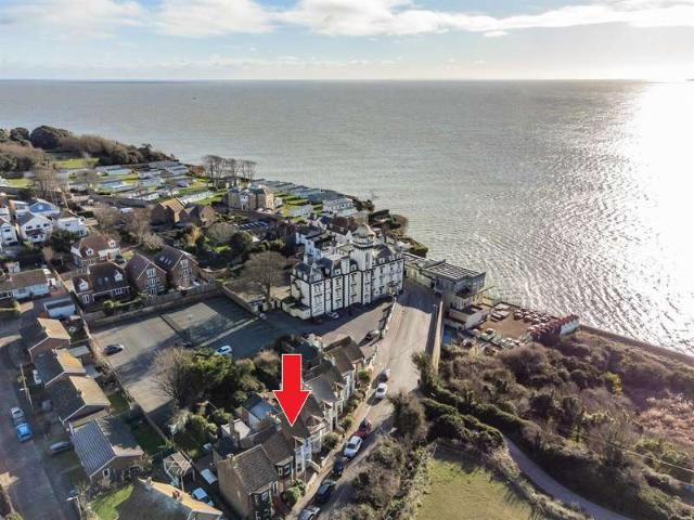 Cottage for sale in West Cliff, Acol