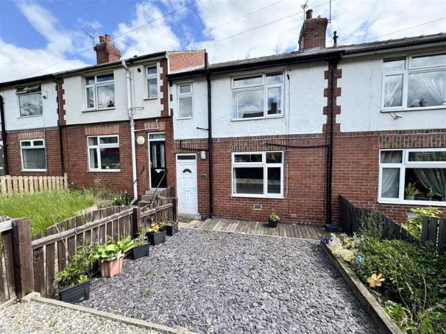Cottage for sale in Mapplewell, South Yorkshire
