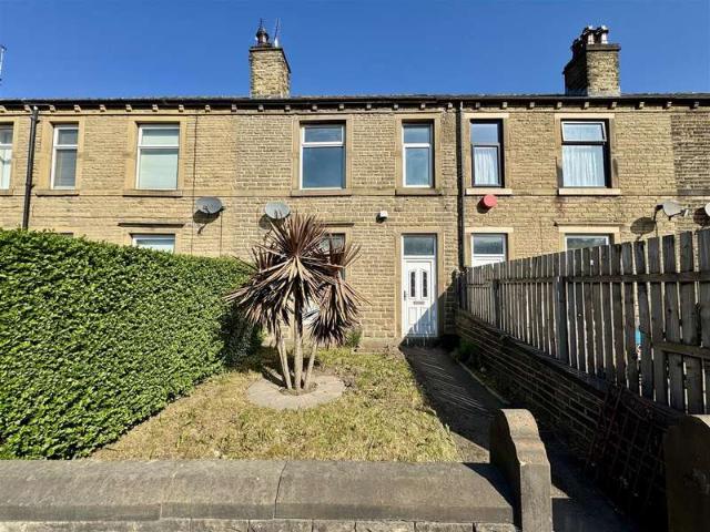 Terraced House for sale in Huddersfield, Sheepridge