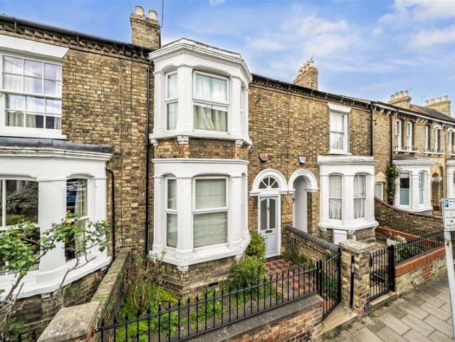 Cottage for sale in Castle, Bedford