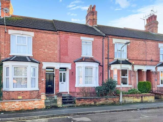 Cottage for sale in Wolverton and Greenleys, Old Wolverton