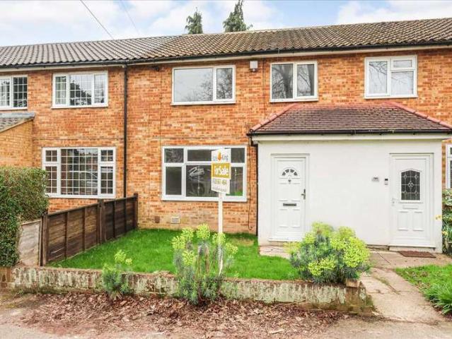 Cottage for sale in Britwell, Slough