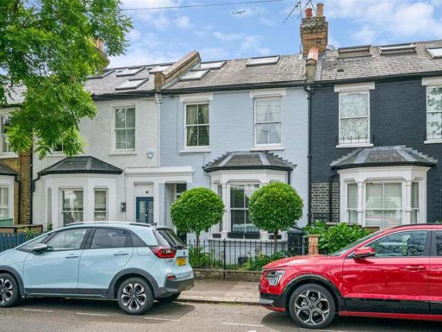 Cottage for sale in London Borough of Hounslow, Greater London