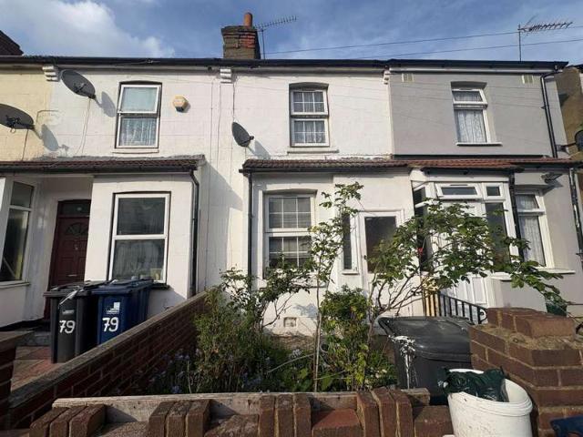 Cottage for sale in London Borough of Ealing, Greater London