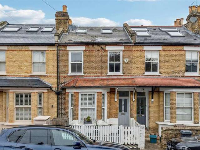 Cottage for sale in London Borough of Hounslow, Cat Hill