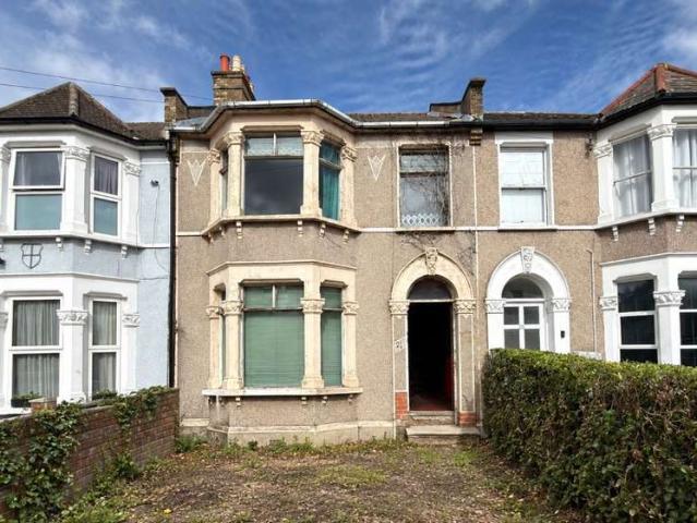 Cottage for sale in London Borough of Lewisham, Greater London