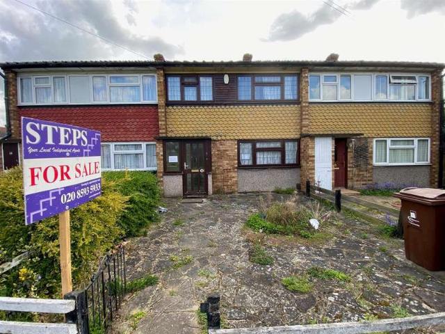 Terraced House for sale in Dagenham, Dagenham