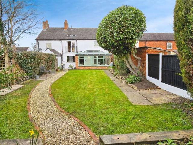 Terraced House for sale in Derby, Hilton CP