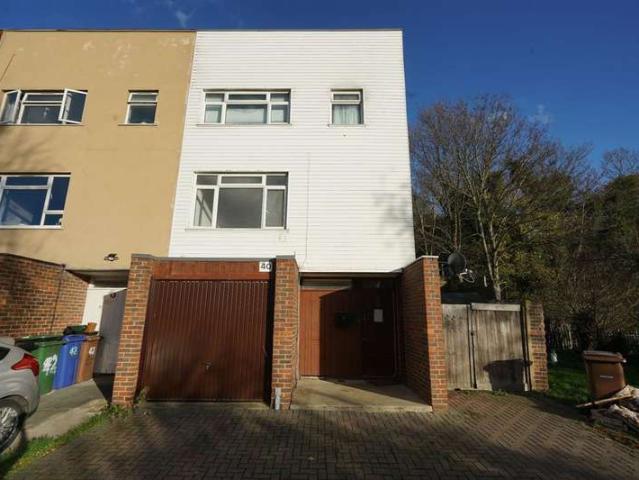Cottage for sale in Grays, Essex