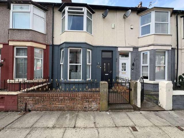Cottage for sale in London Borough of Ealing, Greater London