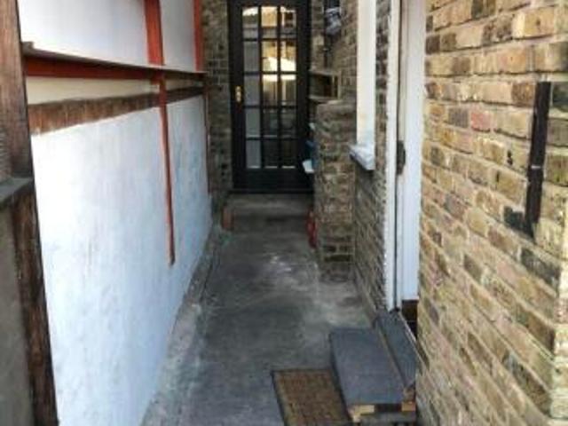 Cottage for rent in Tottenham, Greater London