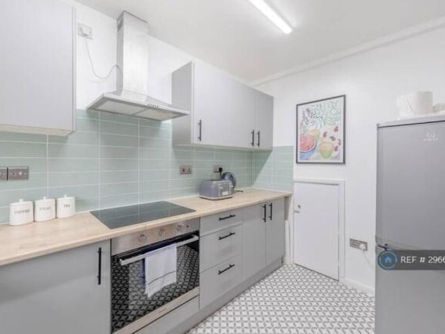 Cottage for rent in Cat Hill