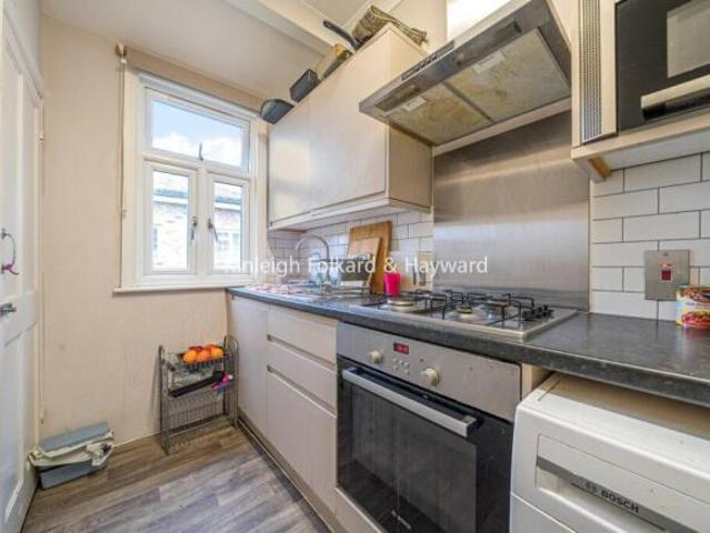 Cottage for rent in Cat Hill