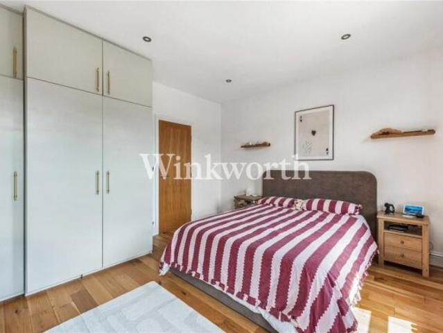 Cottage for rent in Tottenham, Greater London