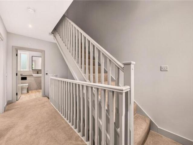 Cottage for rent in Erith, Greater London