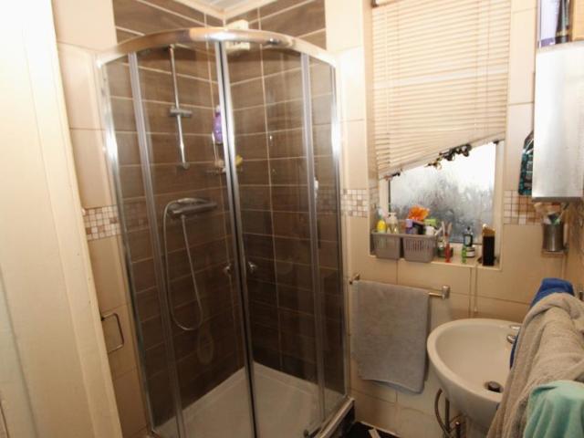 Cottage for rent in Edgware, Greater London