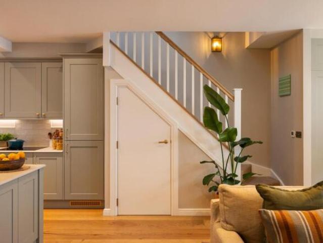 Cottage for rent in Cat Hill