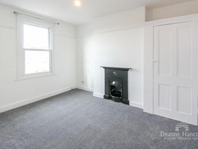 Cottage for rent in Mount Wise