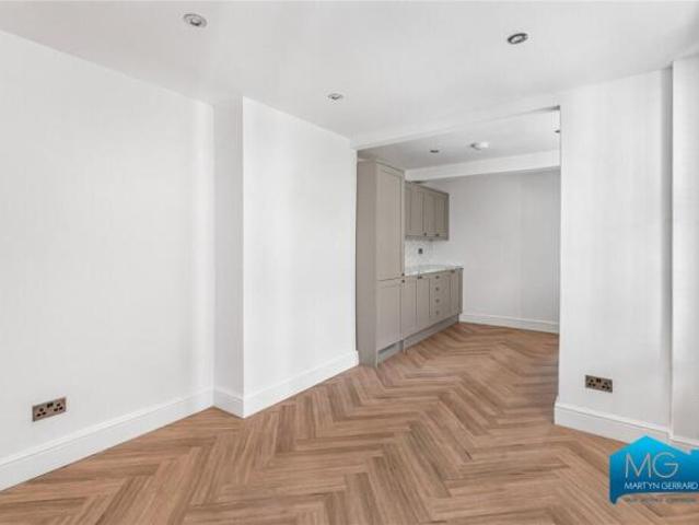 Cottage for rent in East Finchley, Isle Of Man