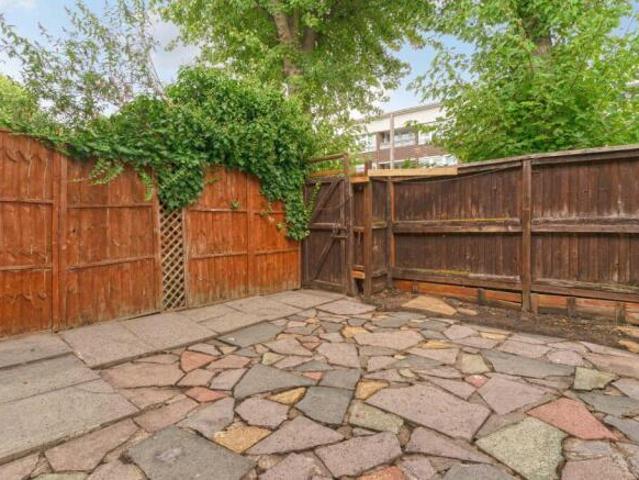 Cottage for rent in Mottingham, Greater London