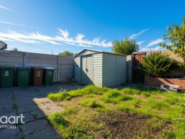 Cottage for rent in Erith, Greater London