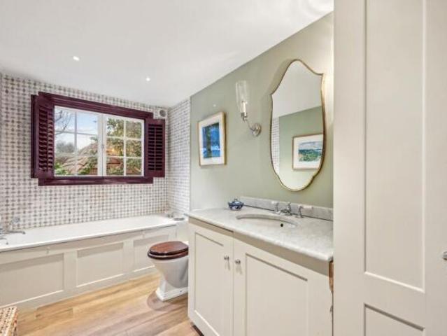 Cottage for rent in Royal Borough of Kensington and Chelsea, Greater London