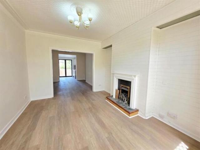 Cottage for rent in Abbey Wood, Greater London
