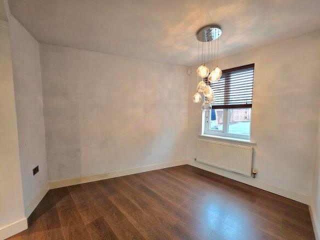 Cottage for rent in Rodbourne, Swindon