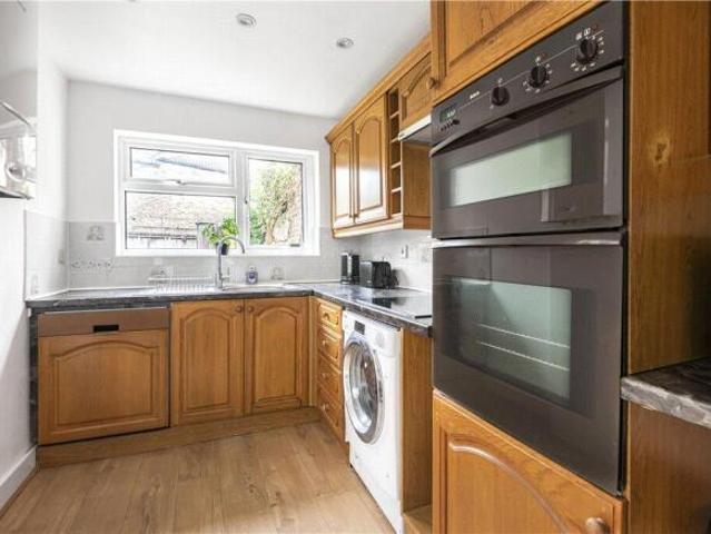 Cottage for rent in Chiswick, Greater London