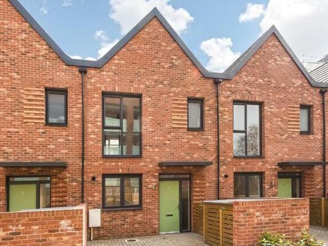 House for rent in Brentford End, Greater London