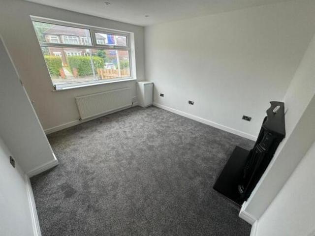 Cottage for rent in Droylsden, Tameside