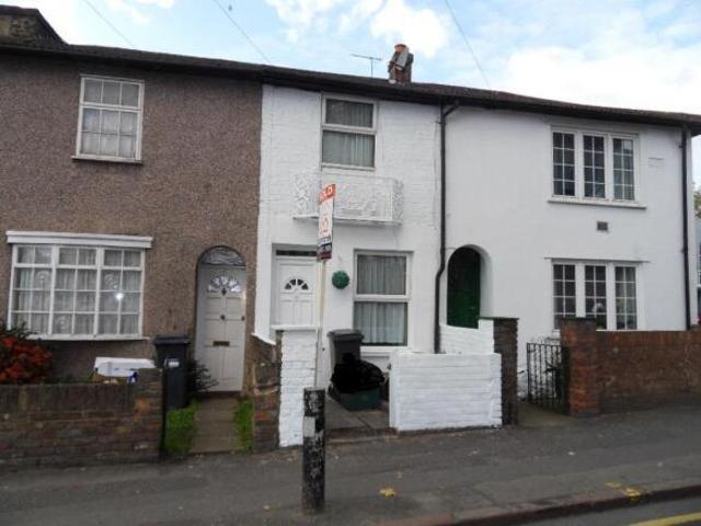 Cottage for rent in Greater London