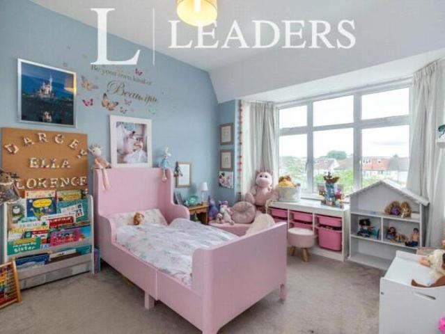 Cottage for rent in Cheam, Greater London