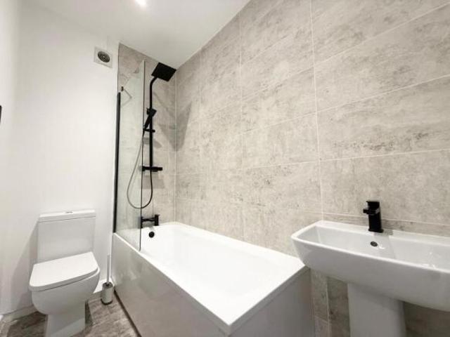 Cottage for rent in Wiring Field, Leeds