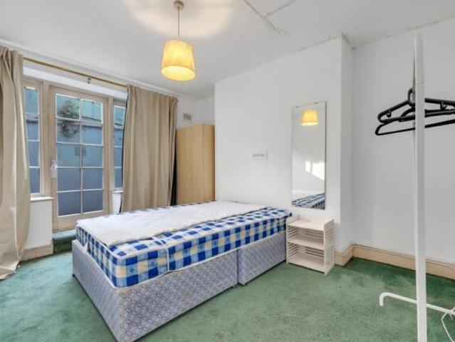 Cottage for rent in Camden Town, Greater London