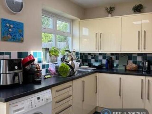 Cottage for rent in Kingston Upon Thames, Greater London