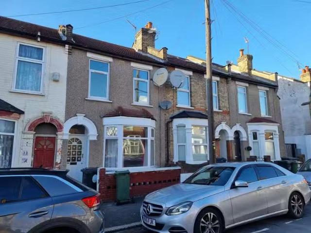 House for rent in Gidea Park, Greater London